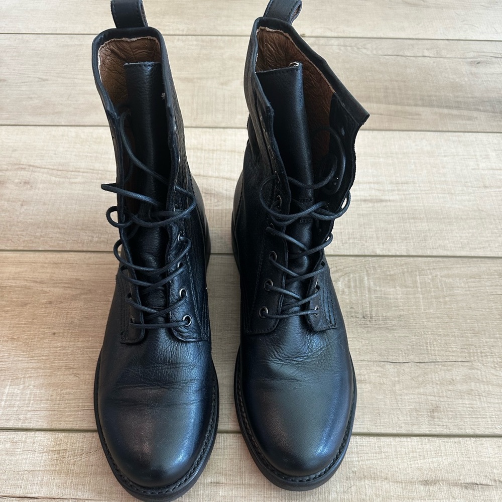 Frye Veronica combat boot size 10